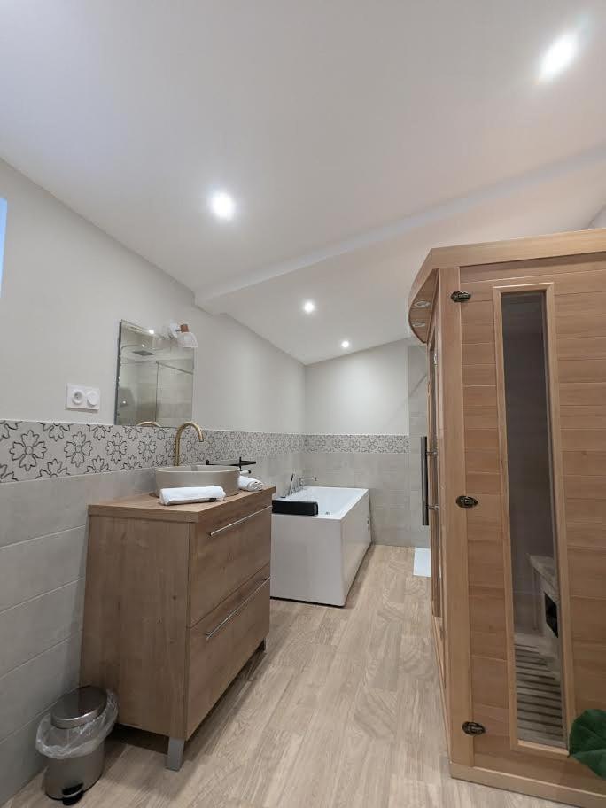 Le Boheme, Sauna & Spa Riorges 외부 사진